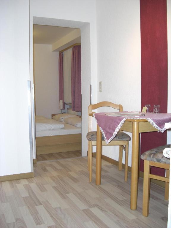 Hotel Gasthof Rhönperle Kothen  Zimmer foto